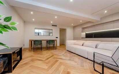 Living room of Flat for sale in  Barcelona Capital  with Air Conditioner, Heating and Parquet flooring