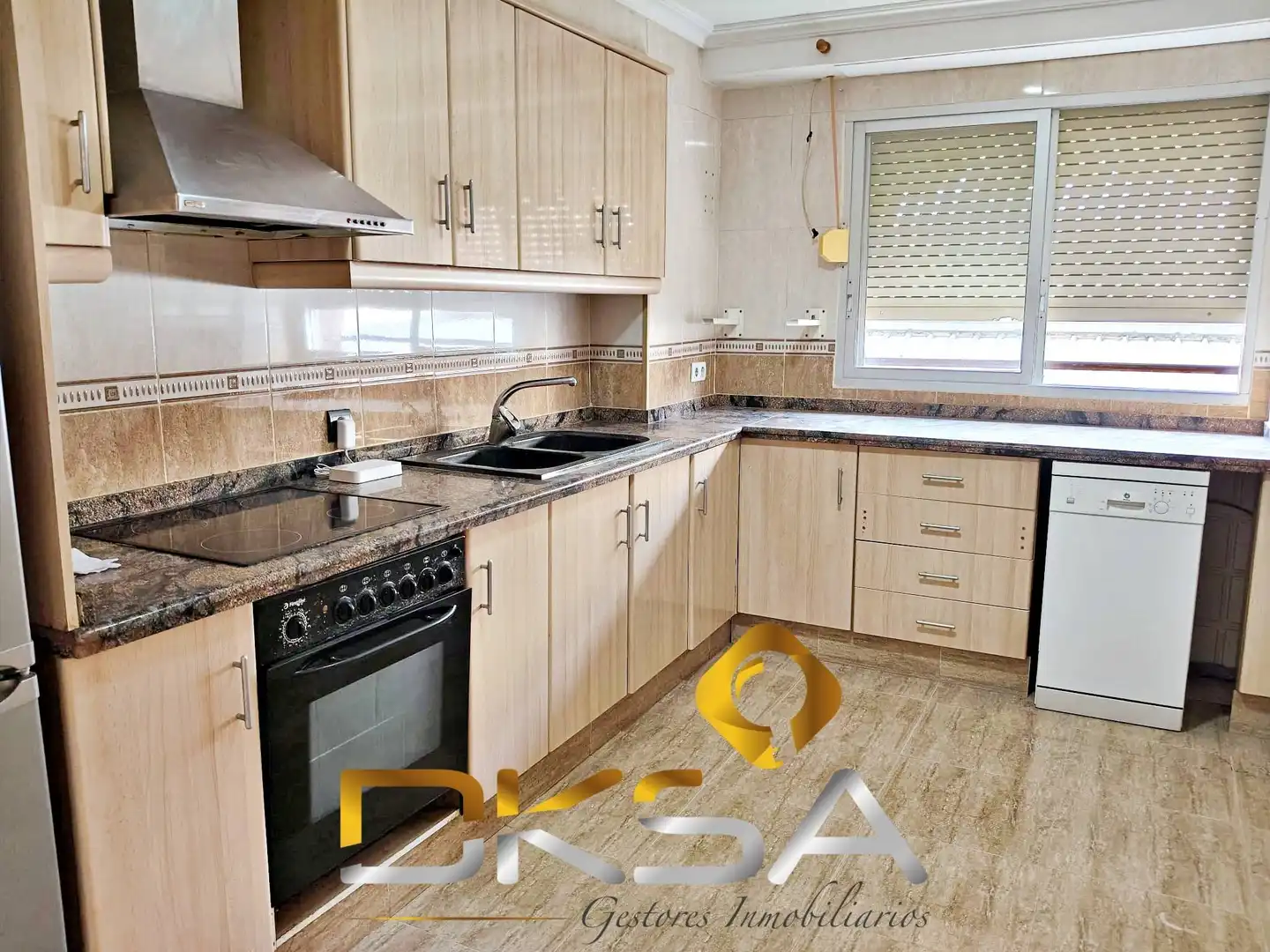 Kitchen of Flat for sale in Madrigal 