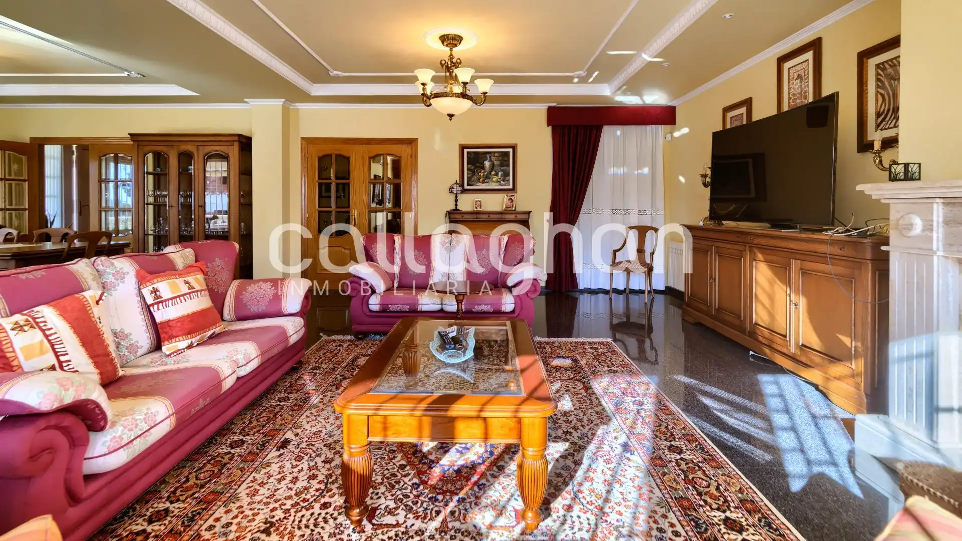Sala d'estar de Casa o xalet en venda en Torrent amb Aire condicionat, Calefacció i Jardí privat