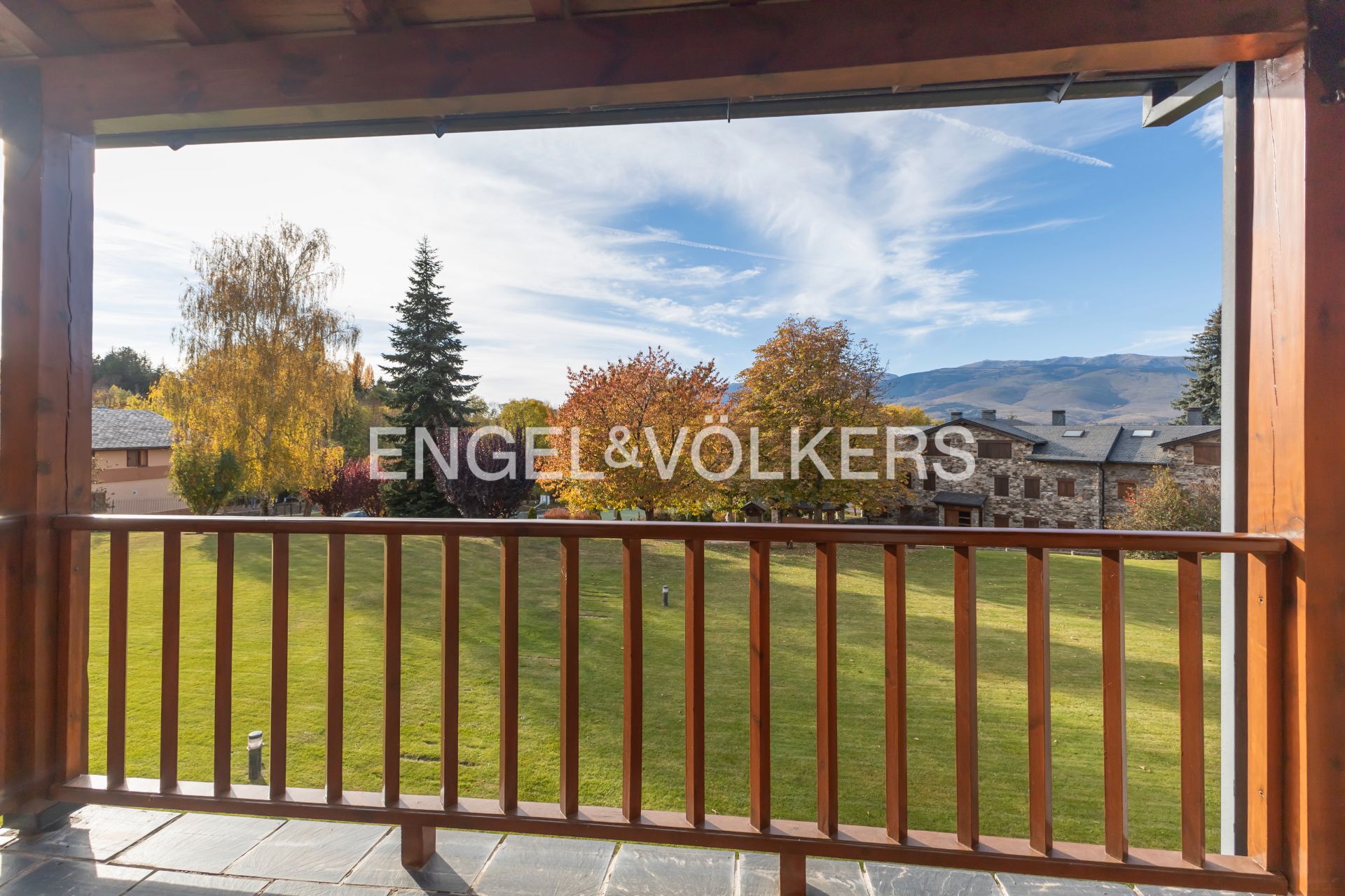 Vista exterior de Dúplex en venda en Fontanals de Cerdanya amb Calefacció, Parquet i Terrassa