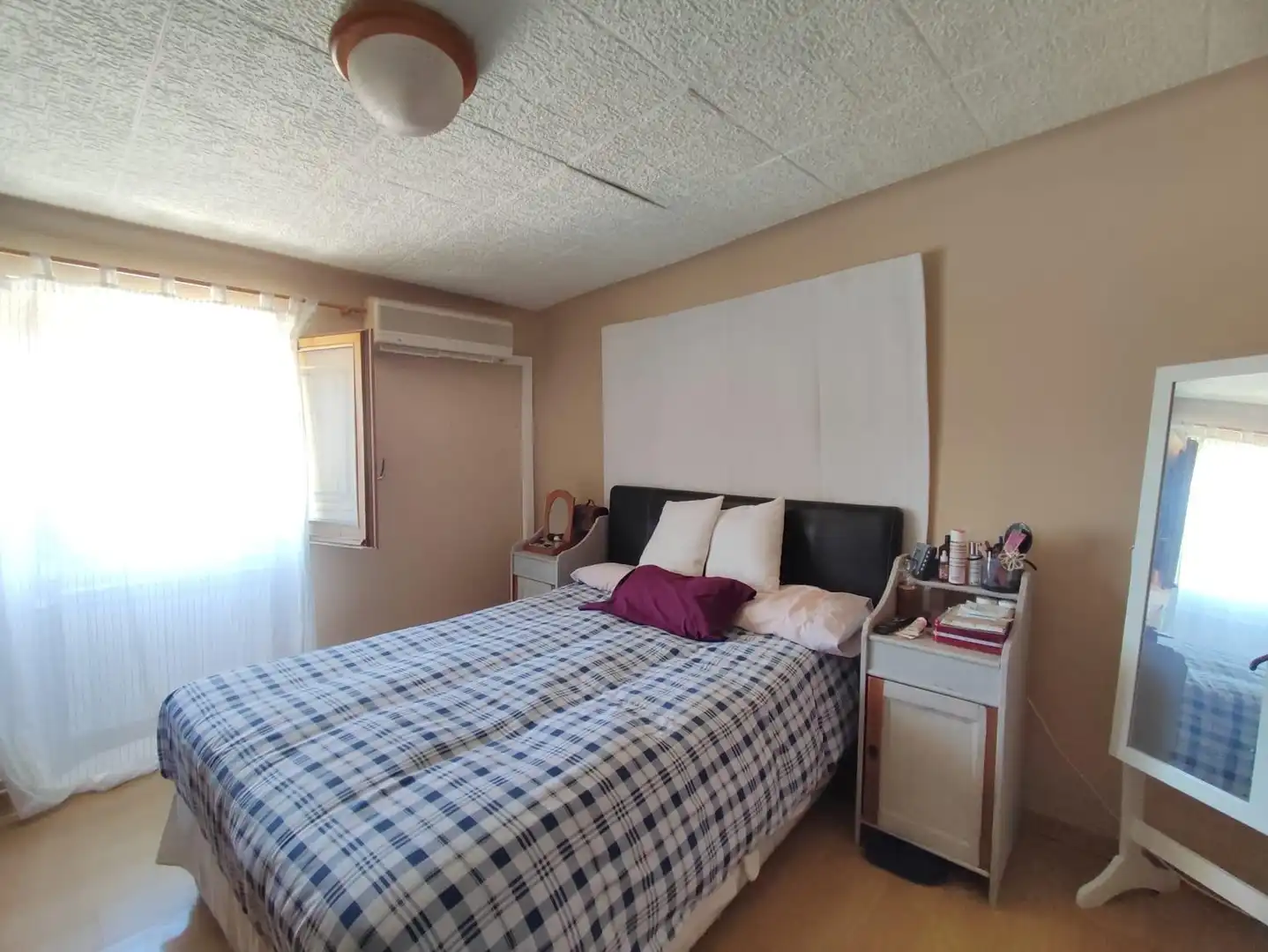 Habitación de Casa adosada en venta en Castellgalí con Aire acondicionado, Calefacción y Jardín privado