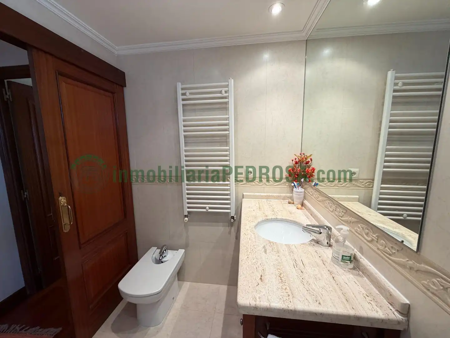 Apartamento en venta en JOAQUIN COSTA, Zona de Plaza de Barcelos