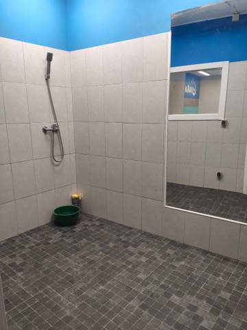 Local comercial en Alquiler en Ronda de Outeiro, 31 en Los Castros - Castrillón