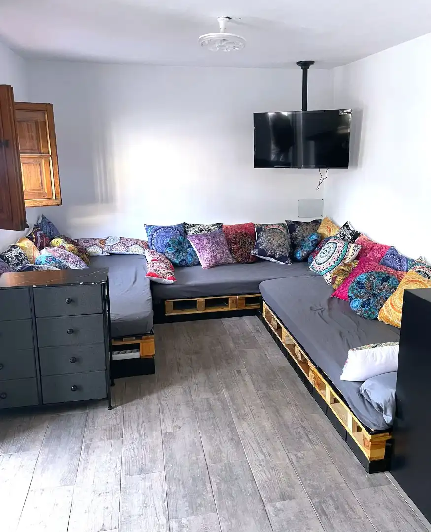 Sala d'estar de Casa o xalet en venda en Santa Cruz del Retamar amb Calefacció, Jardí privat i Terrassa