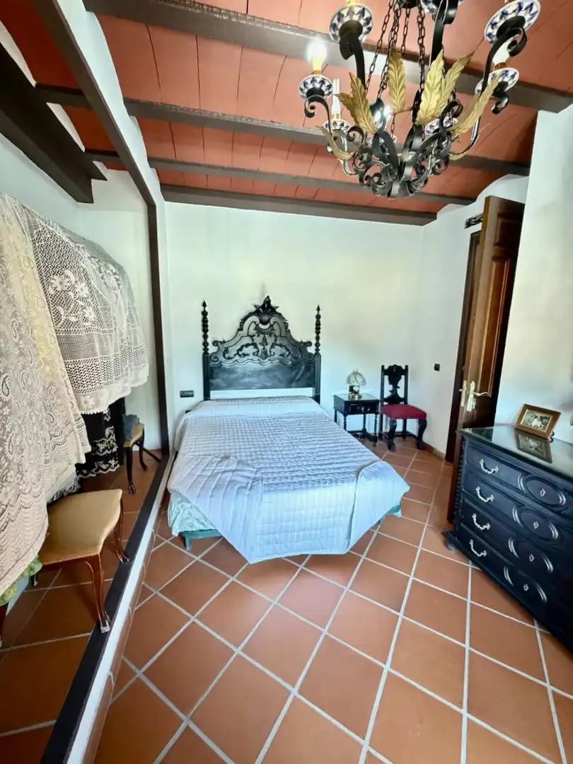Dormitori de Casa o xalet en venda en Sanlúcar la Mayor amb Calefacció i Terrassa