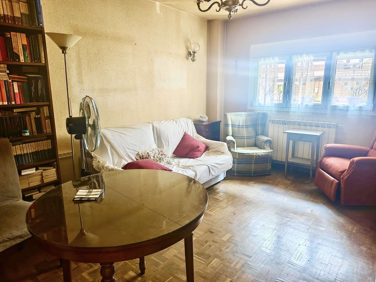 Living room of Flat for sale in  Madrid Capital  with Air Conditioner