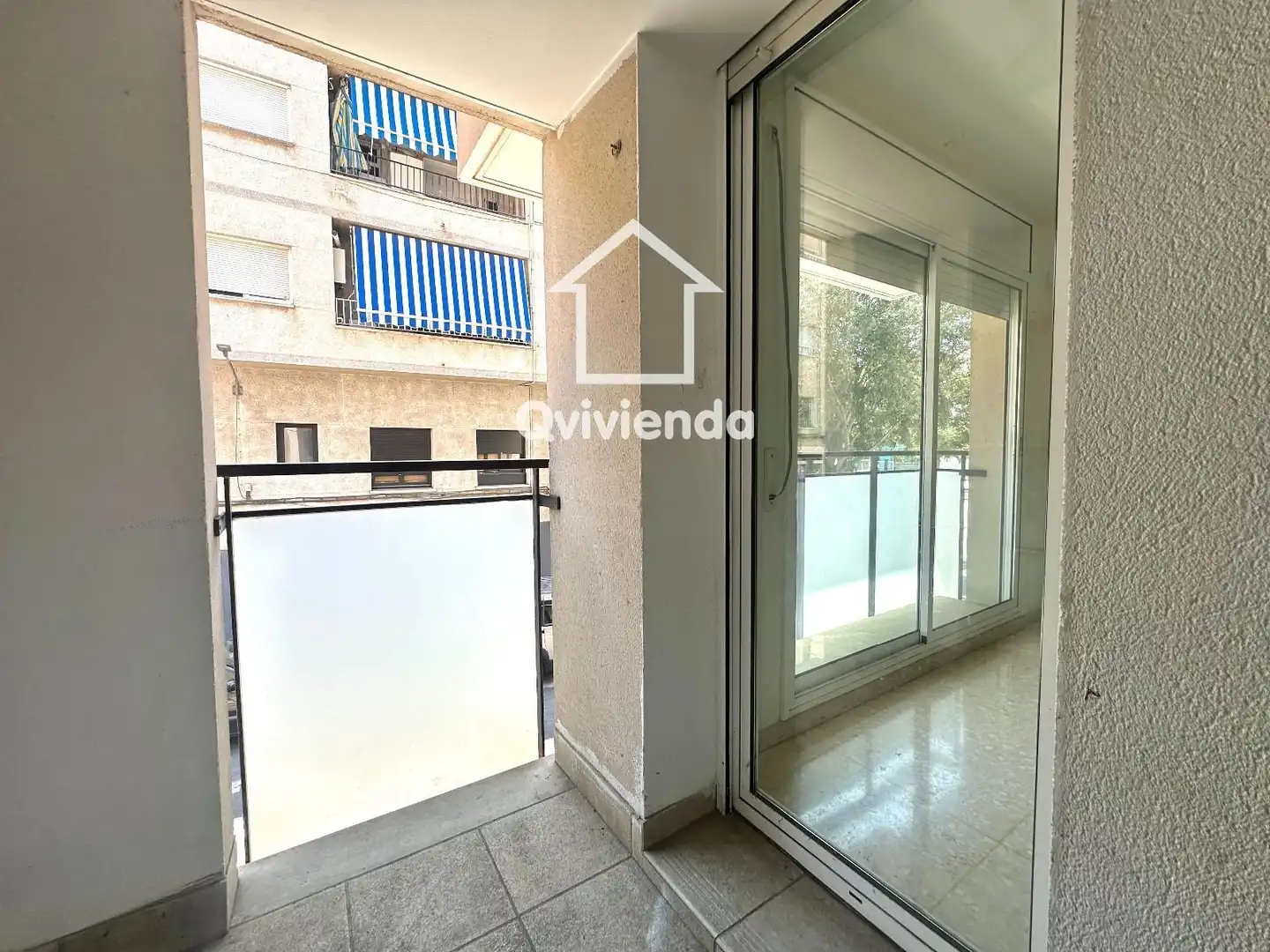 Vista exterior de Piso en venta en Terrassa