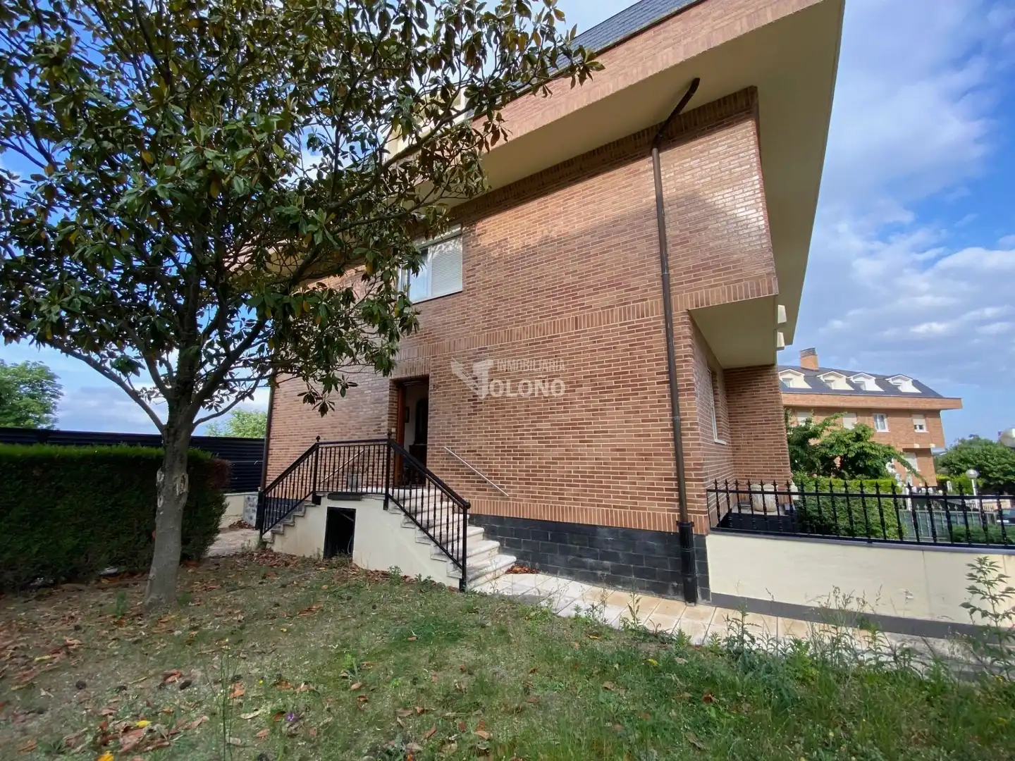 Vista exterior de Casa o xalet en venda en Haro amb Calefacció, Jardí privat i Parquet