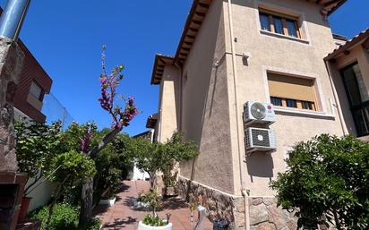 Exterior view of House or chalet for sale in Valdemoro  with Air Conditioner, Heating and Private garden