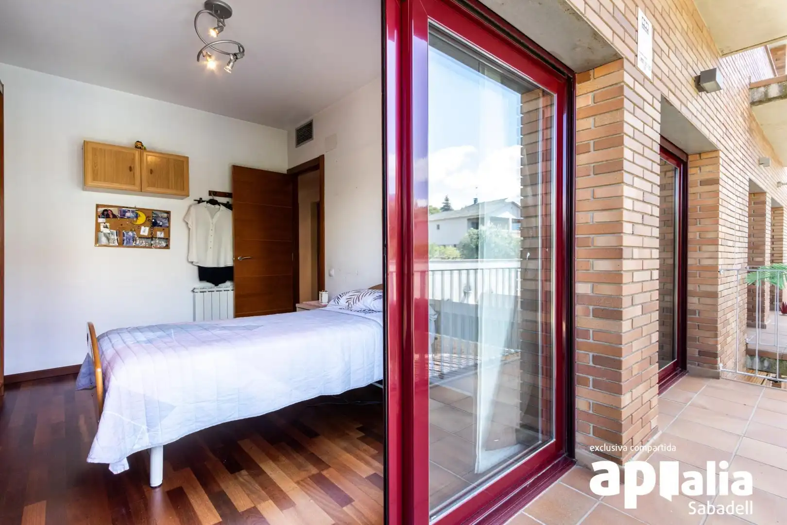 Dormitori de Casa o xalet en venda en Castellar del Vallès amb Aire condicionat, Calefacció i Jardí privat