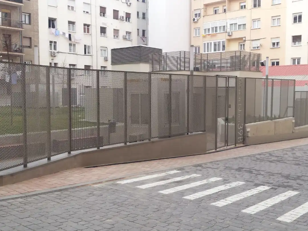 Garage for rent in Calle de Hilarión Eslava, Gaztambide