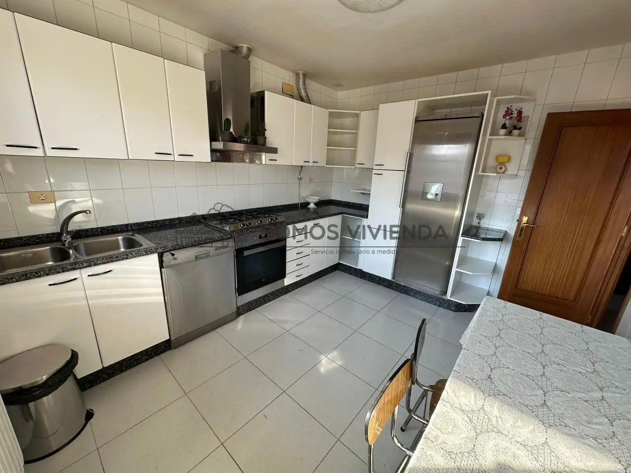 Cocina de Casa o chalet en venta en San Cibrao das Viñas con Calefacción, Jardín privado y Terraza