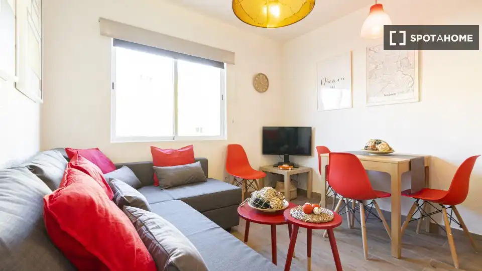 Living room of Flat for rent in Madrid  with Air Conditioner, Heating and Furnished