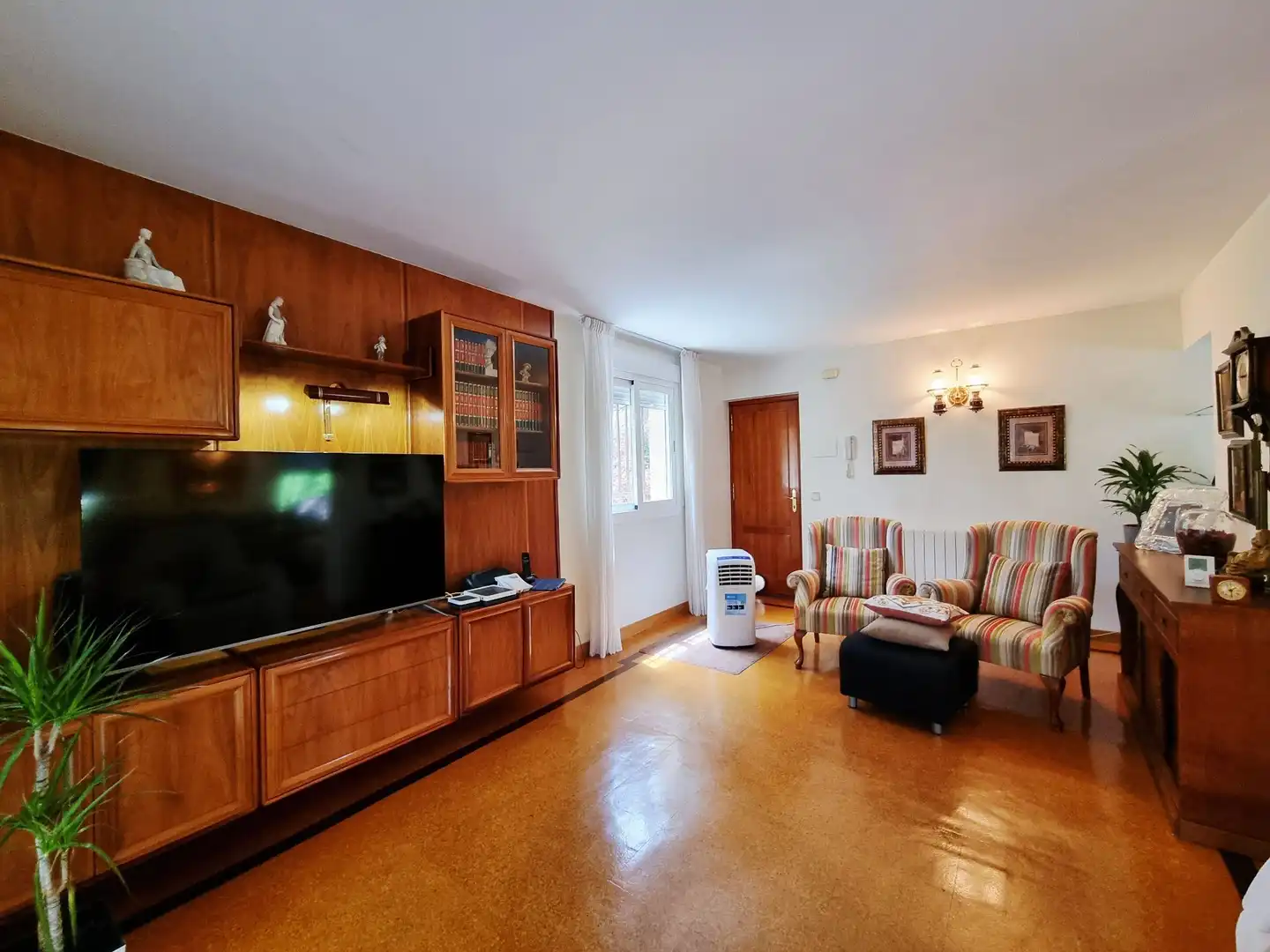 Sala d'estar de Casa o xalet en venda en Boadilla del Monte amb Calefacció, Jardí privat i Terrassa