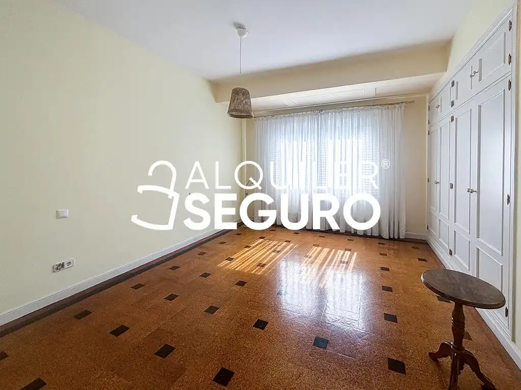 Piso con ascensor en alquiler en de Guzmán el Bueno, imagen 2