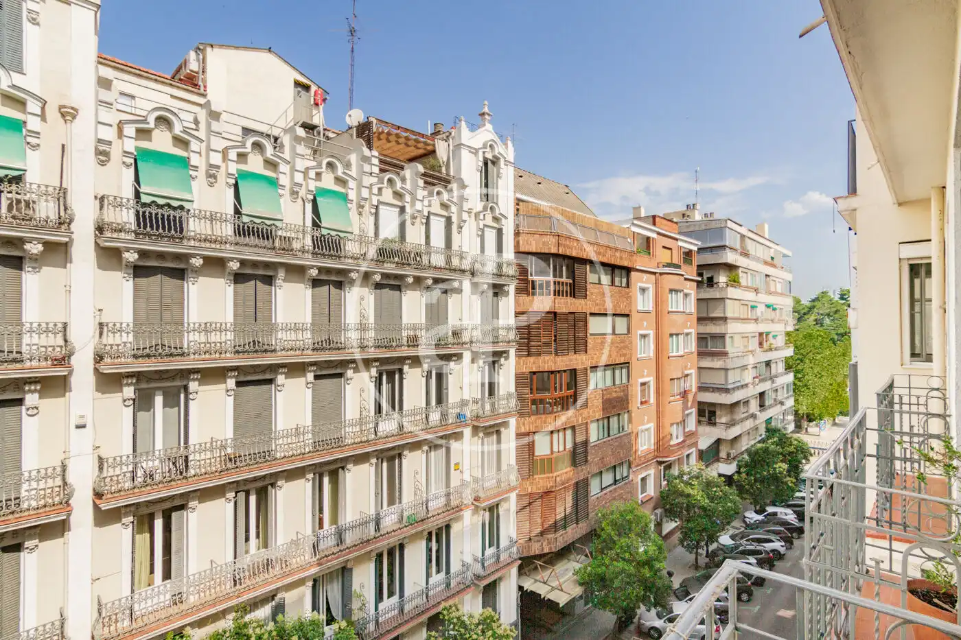 Außenansicht von Wohnung zum Verkauf in Madrid mit Klimaanlage, Heizung und Balkon