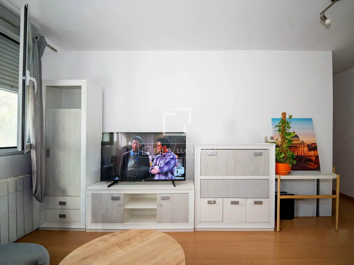 Sala d'estar de Pis de lloguer en Las Rozas de Madrid amb Calefacció, Jardí privat i Parquet