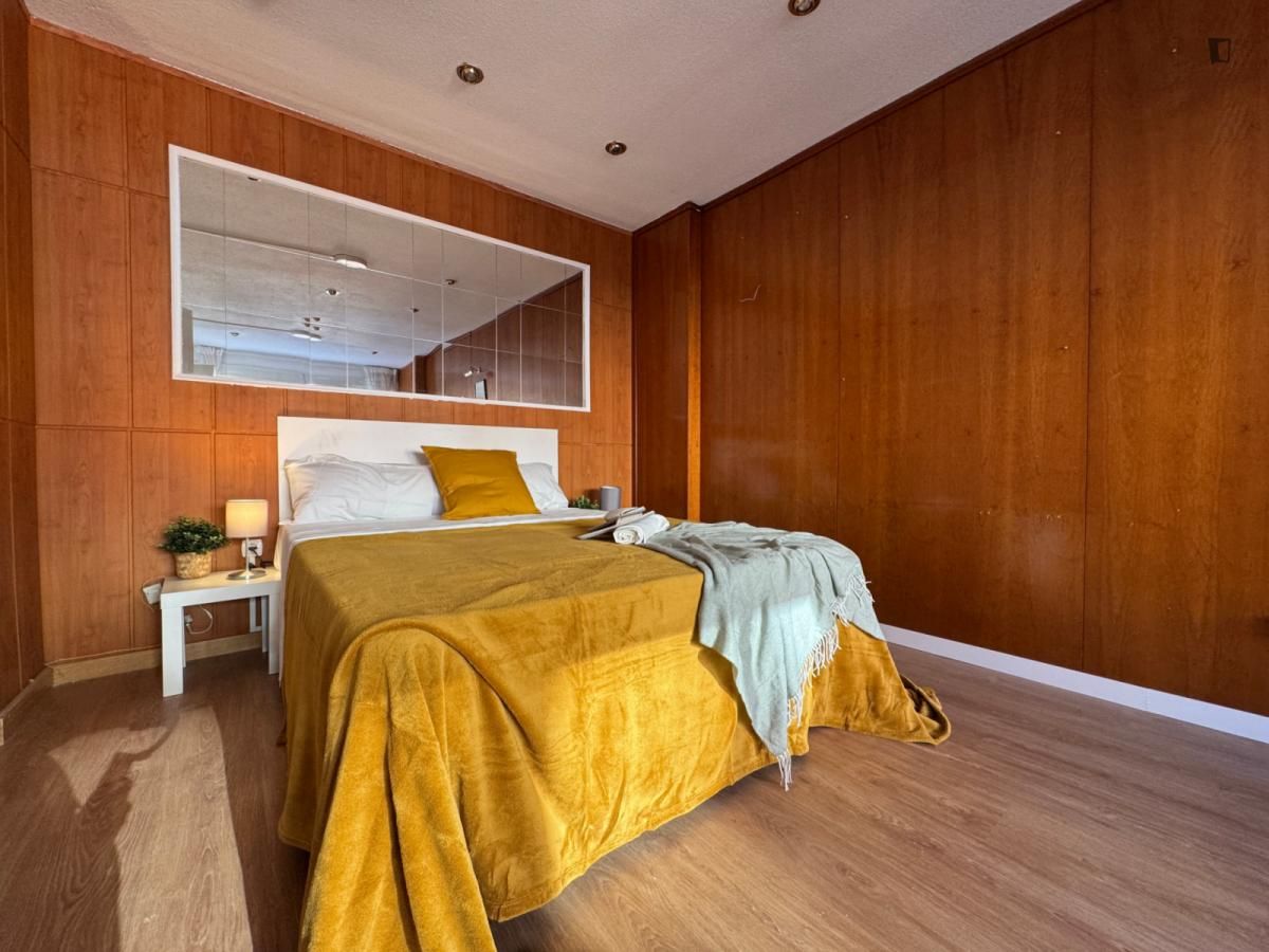 Apartment to share in Palomeras Sureste