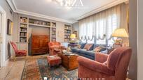 Living room of Flat for sale in  Madrid Capital  with Air Conditioner, Heating and Terrace