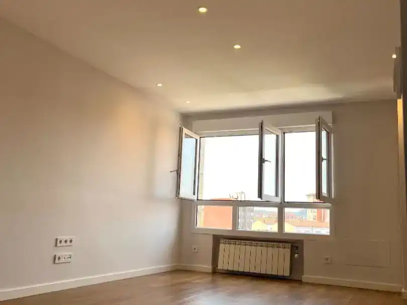 Bedroom of Flat for rent in Gijón   with Terrace and Balcony