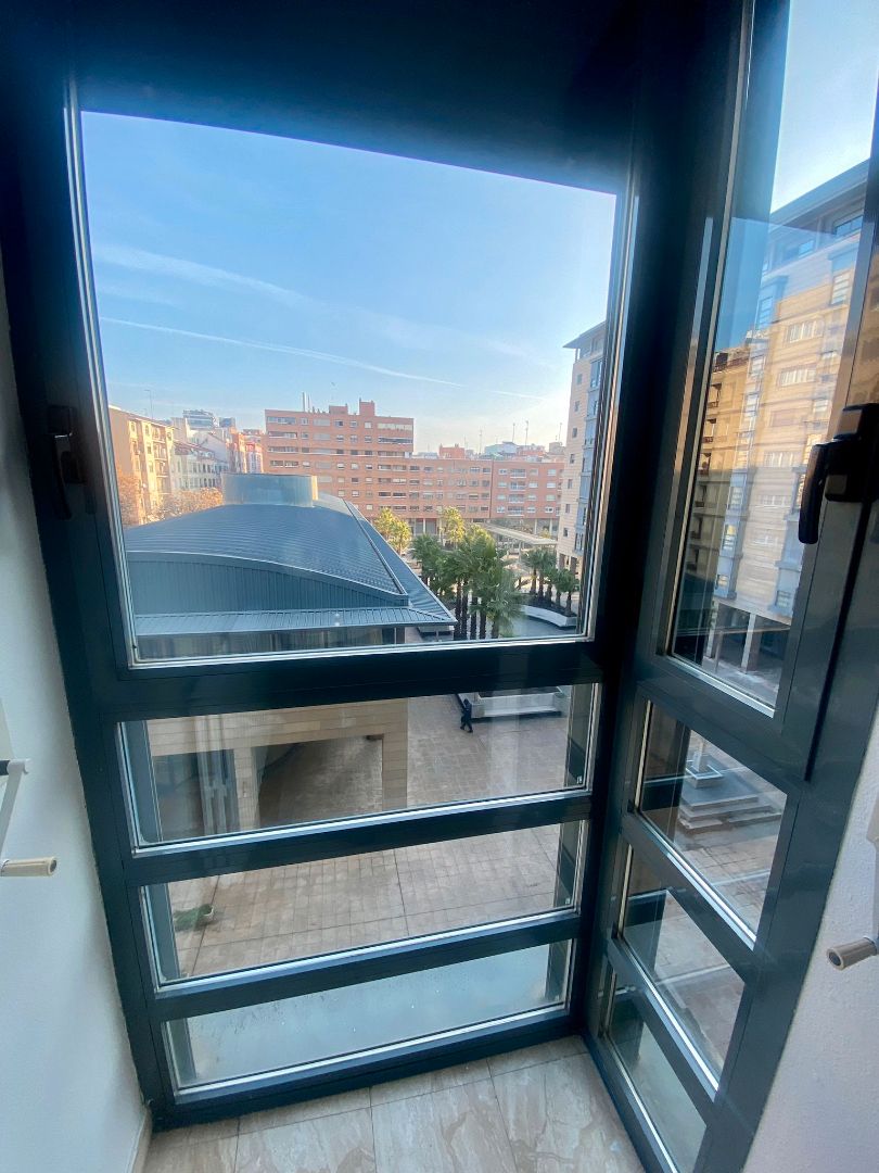 Vista exterior de Apartament de lloguer en  Zaragoza Capital amb Aire condicionat, Calefacció i Traster