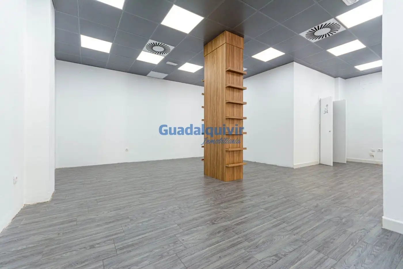 Local de lloguer en Sevilla amb Aire condicionat