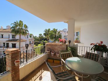 Apartment with pool to rent in Calahonda