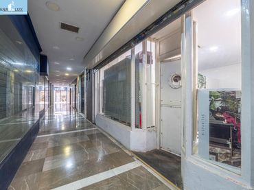 Local comercial en venda a Calle Mesones 23