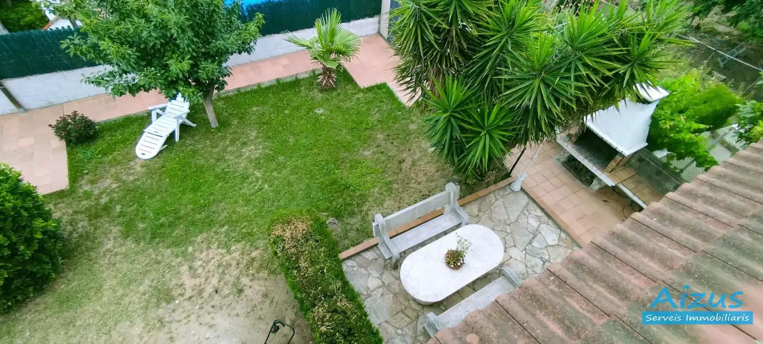 Jardí de Casa o xalet en venda en Cerdanyola del Vallès amb Aire condicionat, Calefacció i Jardí privat