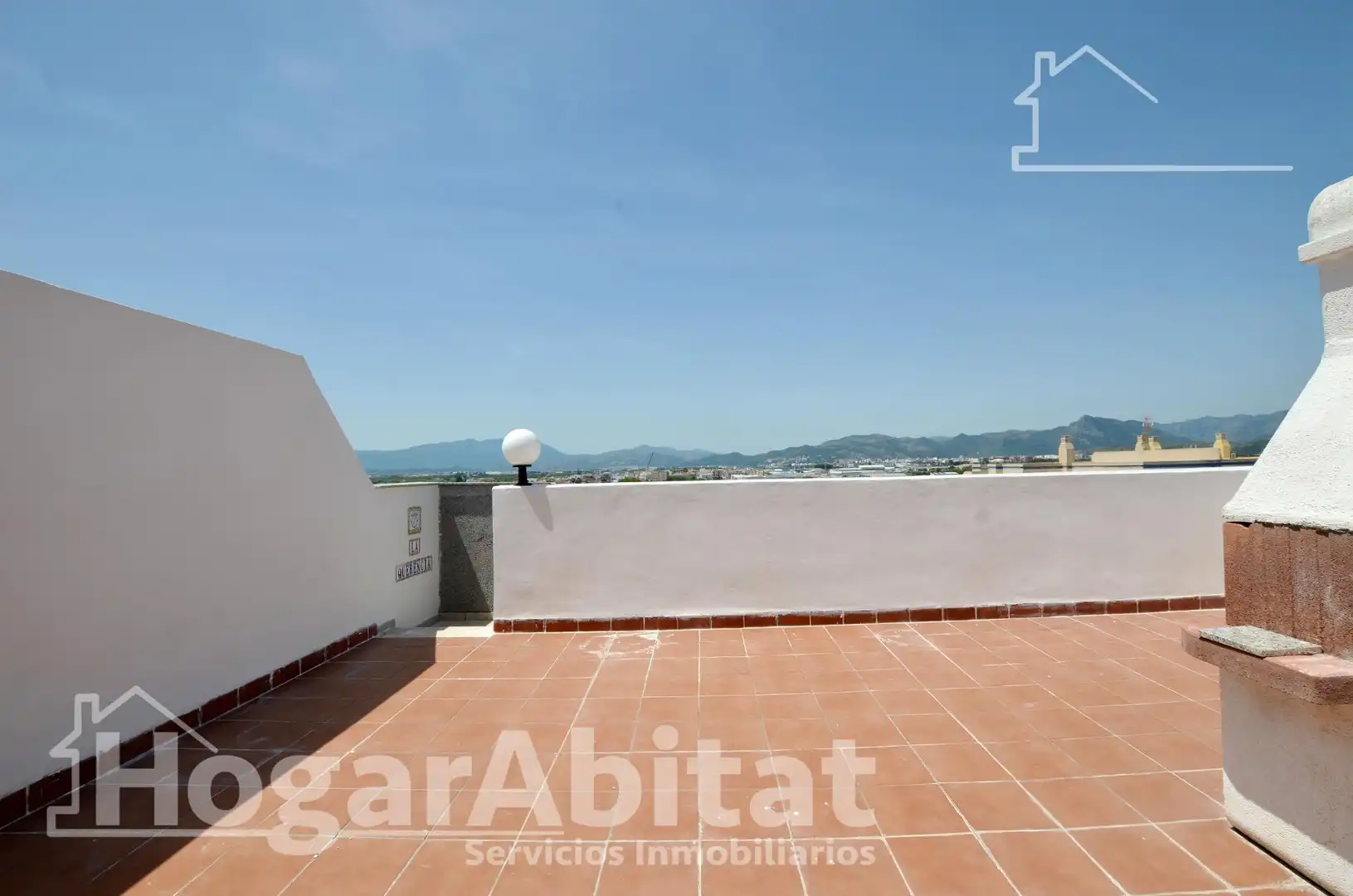 Vista exterior de Àtic en venda en Daimús amb Aire condicionat, Calefacció i Terrassa