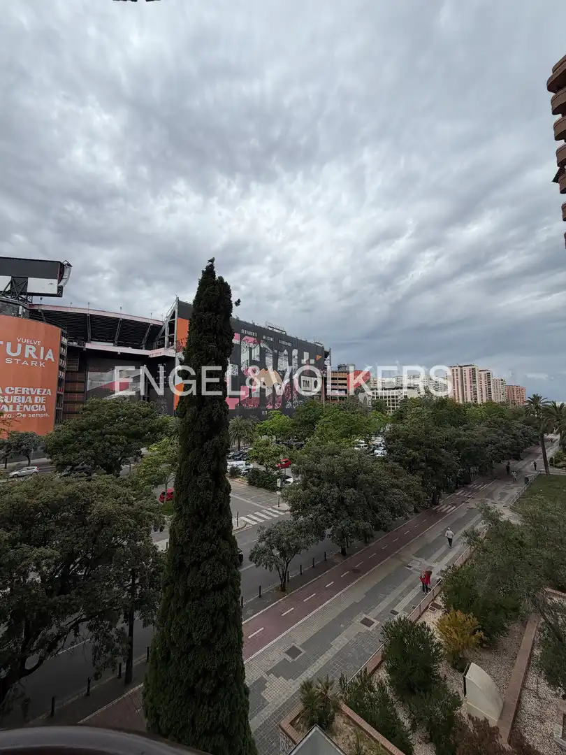 Vista exterior de Piso de alquiler en Valencia con Aire acondicionado, Calefacción y Balcón