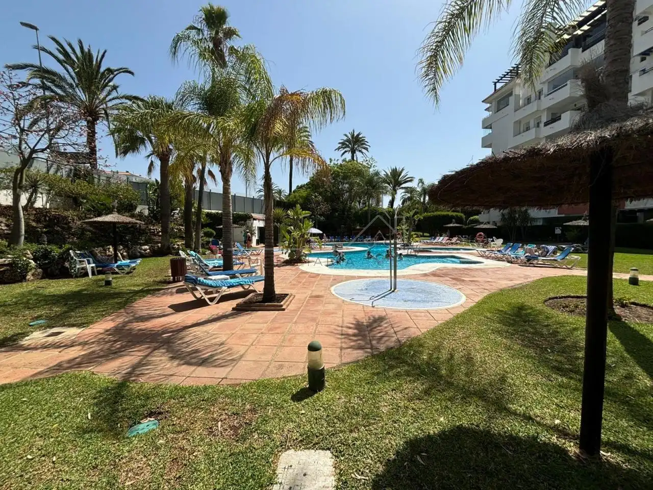 Piscina de Piso en venta en Nueva Andalucía