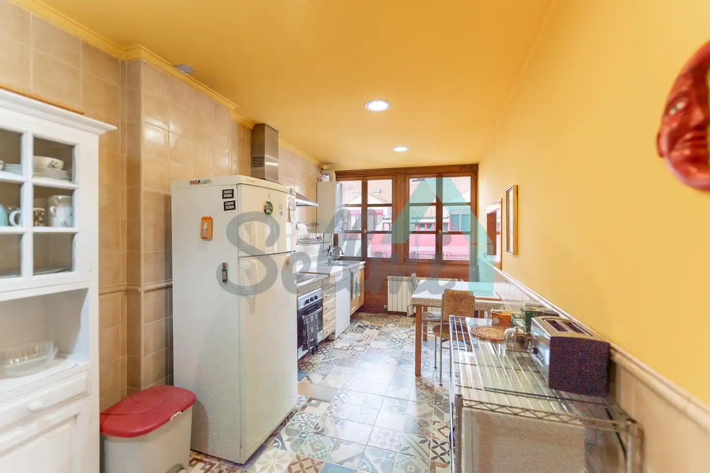 Cocina de Piso de alquiler en Oviedo  con Calefacción, Parquet y Amueblado