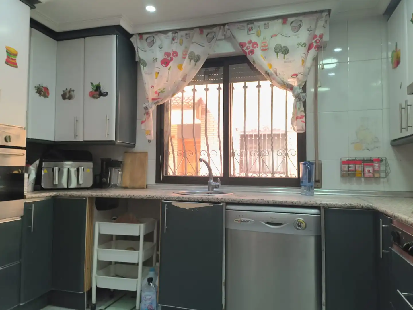 Cuina de Casa adosada en venda en Utebo amb Aire condicionat, Calefacció i Jardí privat