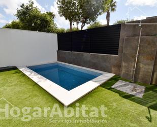 Piscina de Casa o xalet en venda en Castellón de la Plana / Castelló de la Plana amb Aire condicionat, Calefacció i Jardí privat