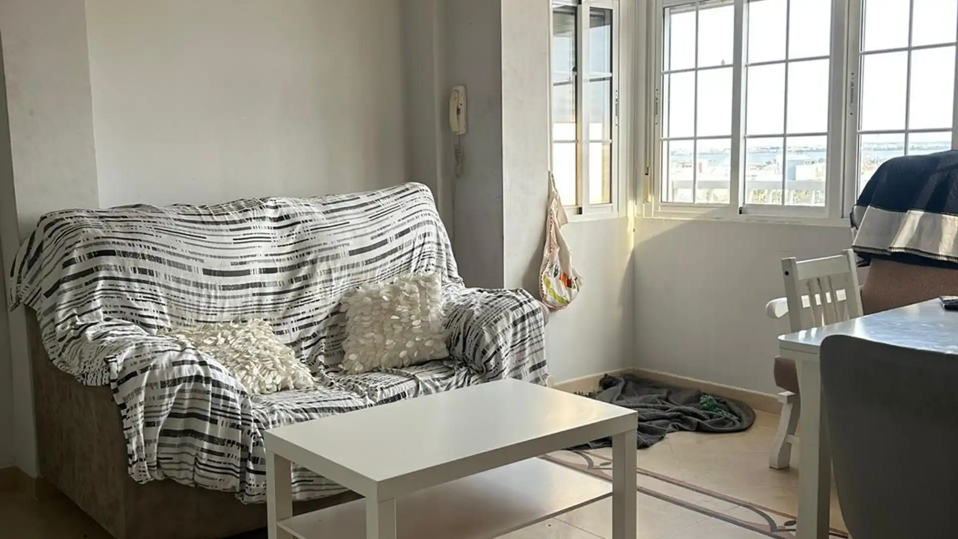 Sala de estar de Piso en venta en  Cádiz Capital