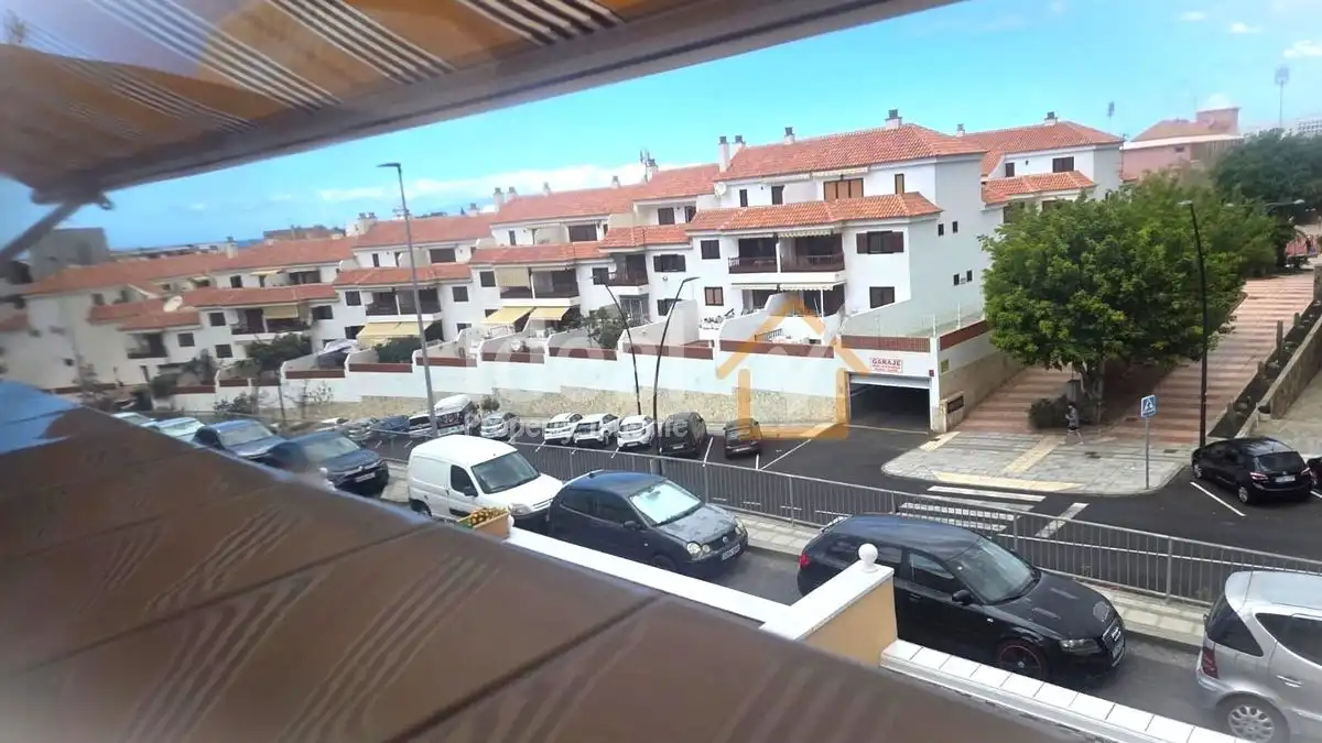 Vista exterior de Apartamento en venta en Arona con Terraza y Amueblado