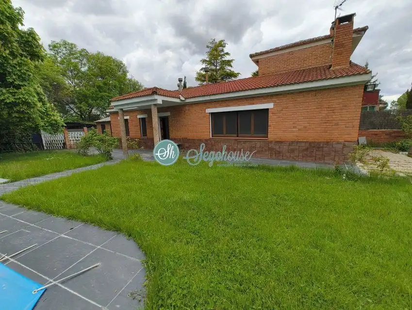 Exterior view of Houses for sale in Segovia  with Heating
