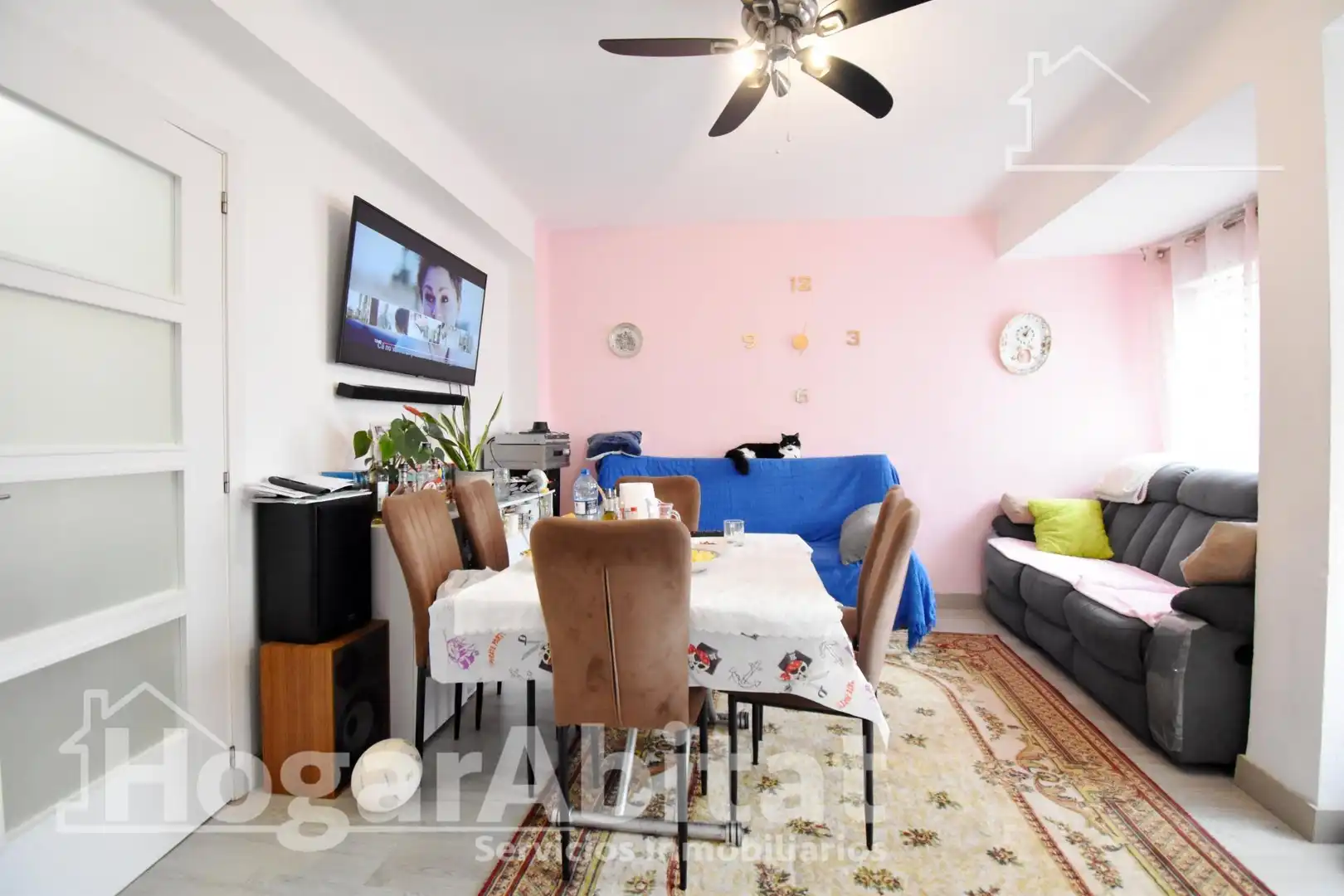 Living room of Flat for sale in Oliva  with Parquet flooring, Furnished and Balcony