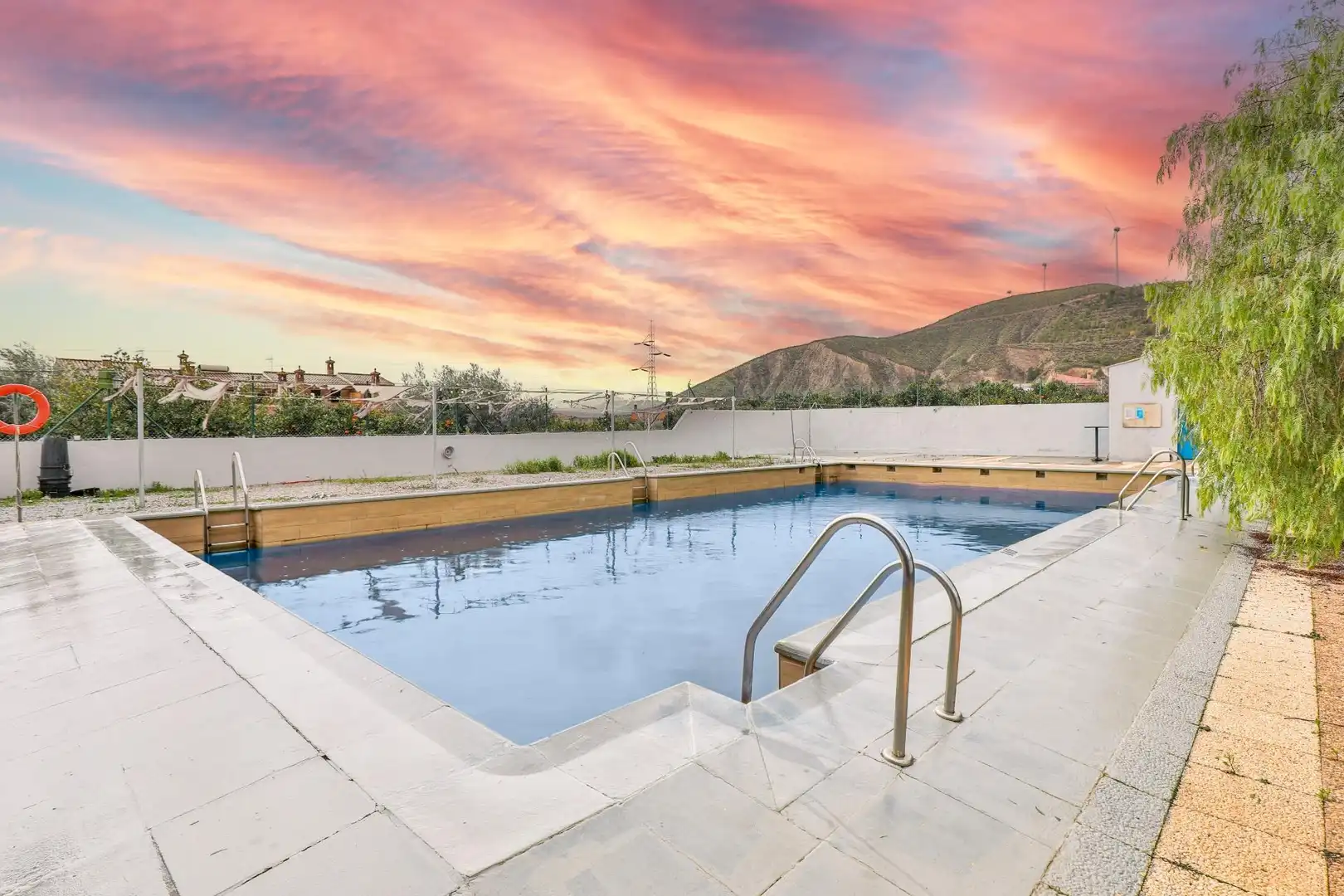 Swimming pool of Houses for sale in Lecrín