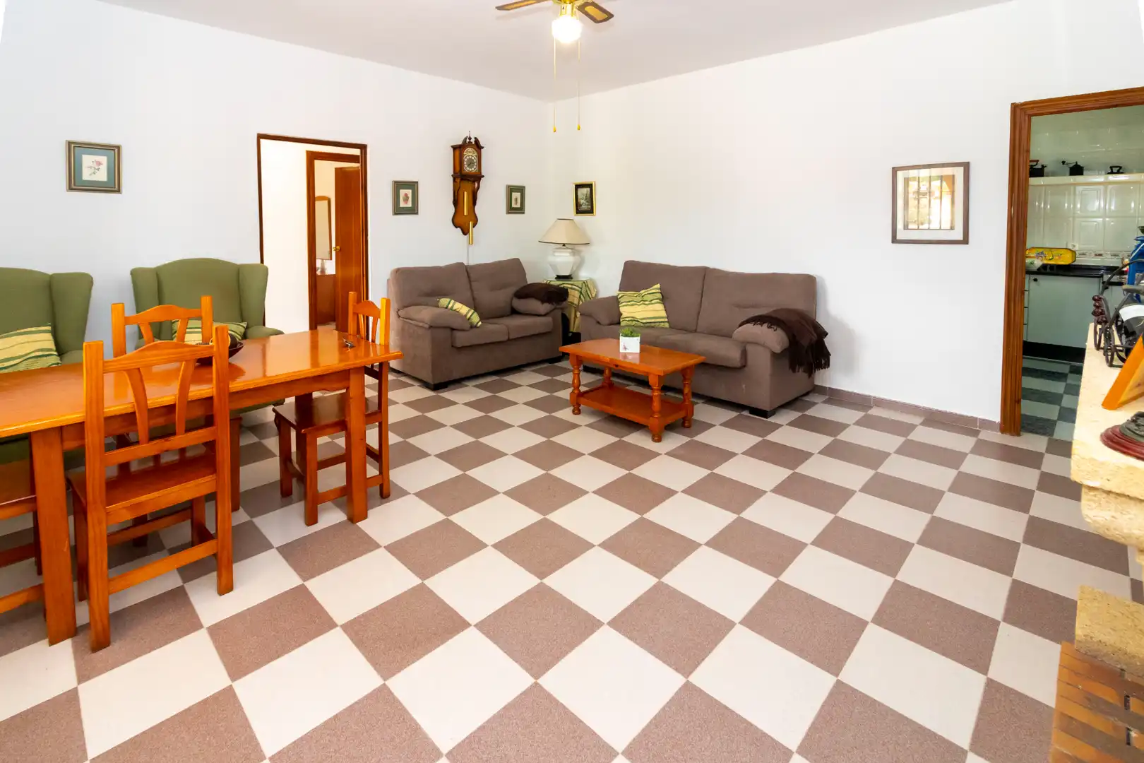 Wohnzimmer von Haus oder Chalet zum Verkauf in Badajoz mit Klimaanlage, Abstellraum und Schwimmbad