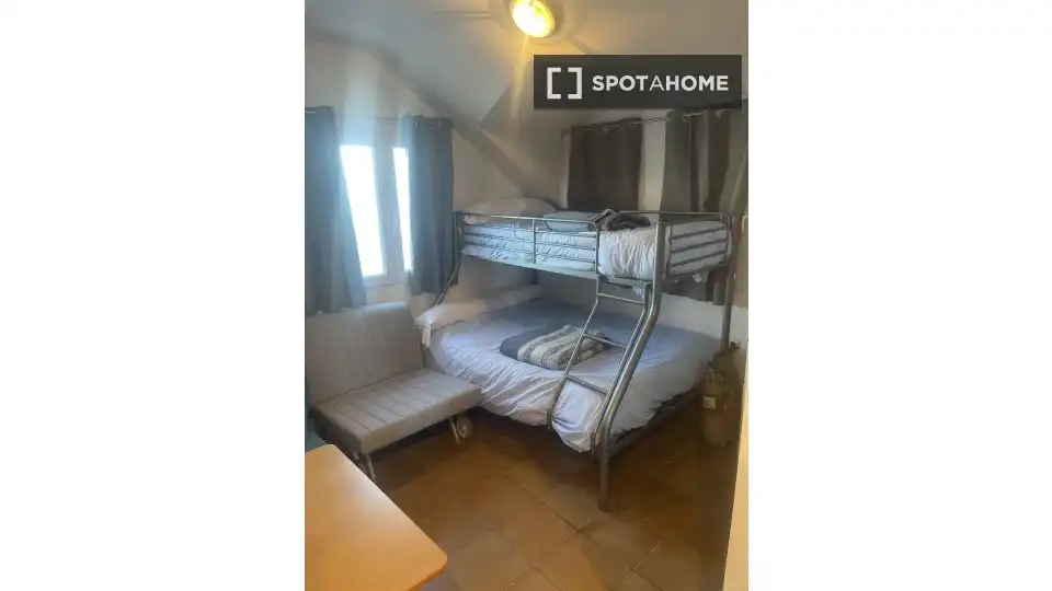 Schlafzimmer von Wohnung zur untervermieten in Sierra Nevada mit Klimaanlage, Terrasse und Möbliert