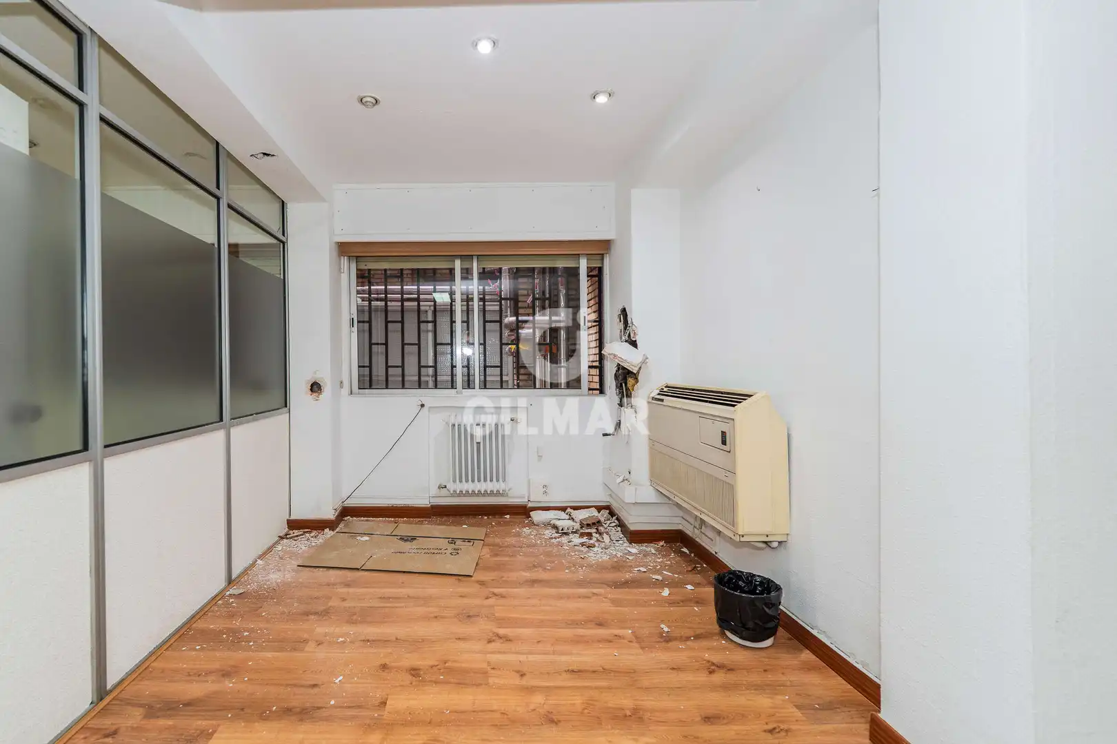 Bedroom of Office for sale in Madrid  with Heating