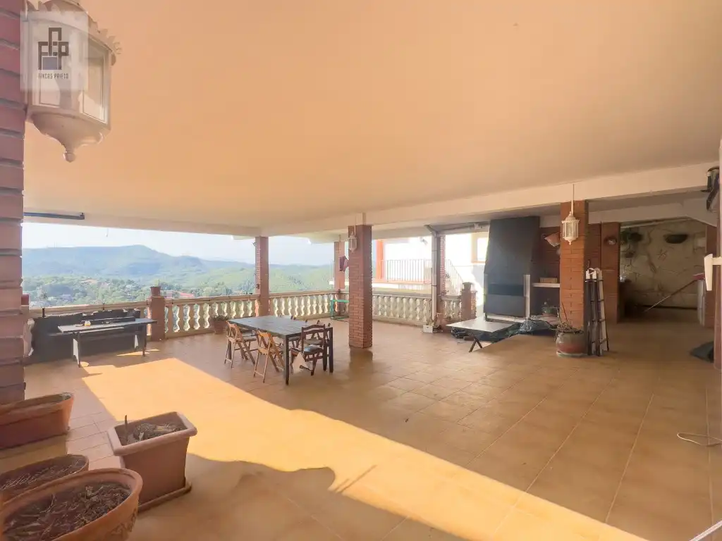 Terraza de Casa o chalet en venta en Torrelles de Llobregat