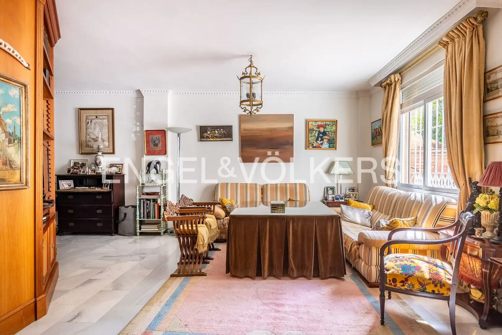 Living room of Houses for sale in Sevilla  with Air Conditioner, Heating and Private garden