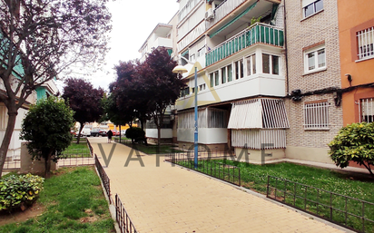 Exterior view of Flat for sale in Parla  with Air Conditioner