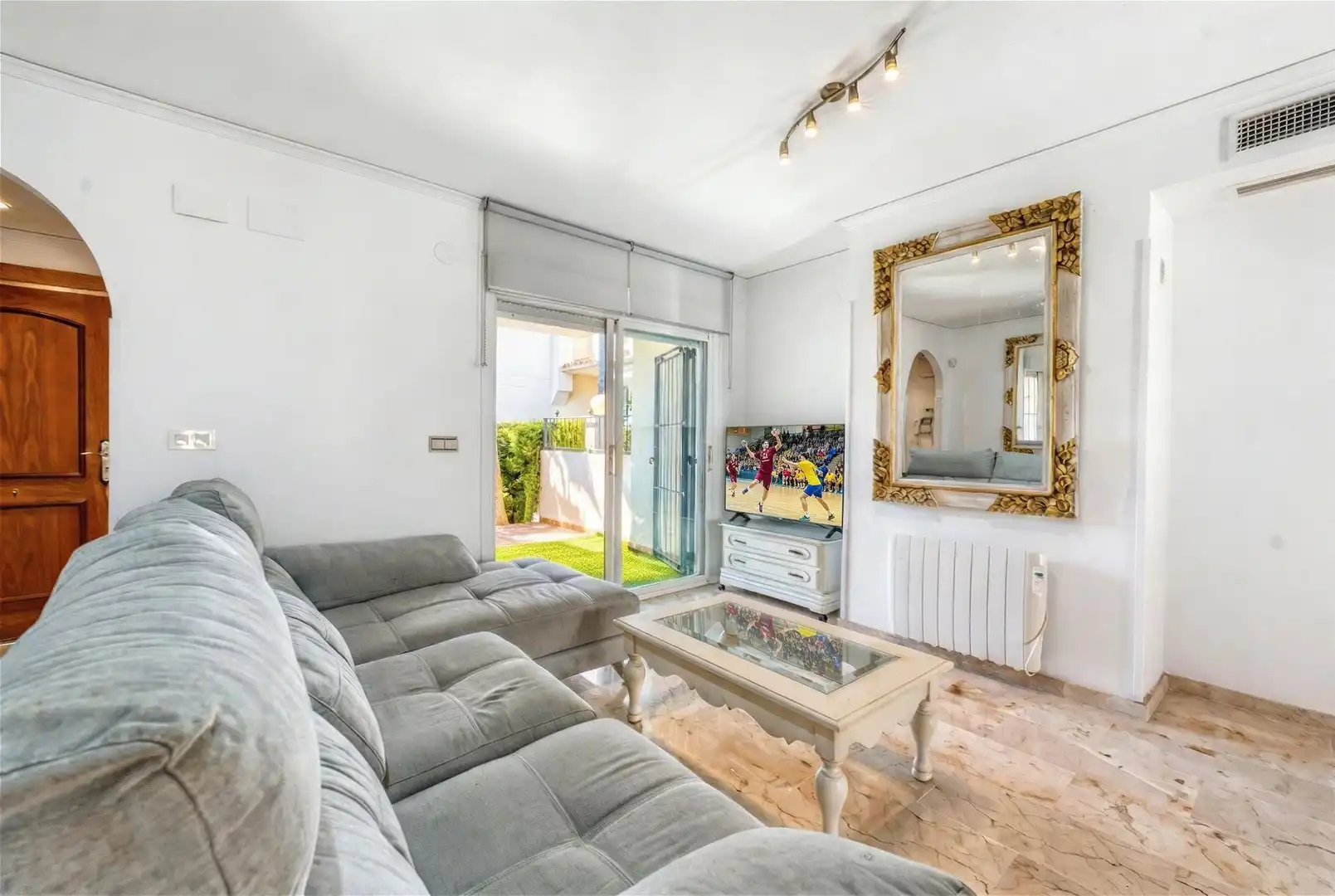 Living room of Detached homes for sale in Marbella  with Air Conditioner, Heating and Terrace