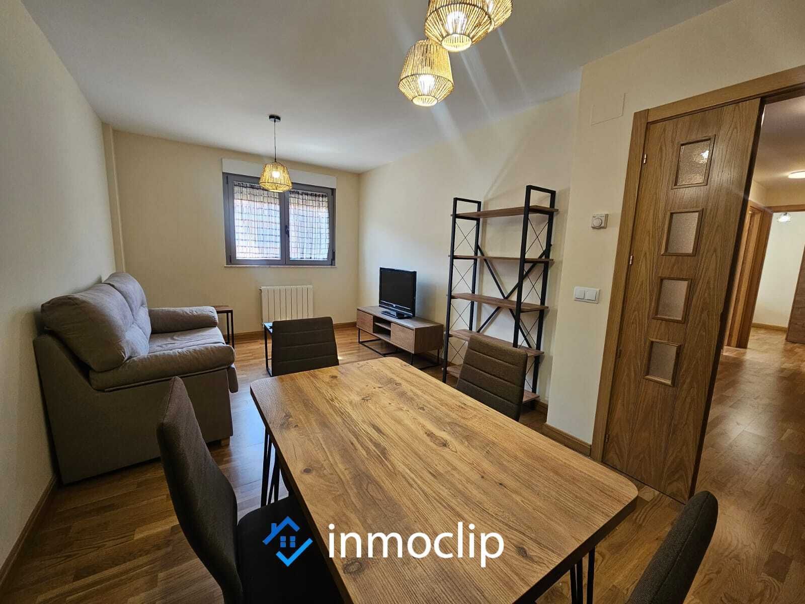 Living room of Flat to rent in Salamanca Capital  with Heating, Furnished and Community pool