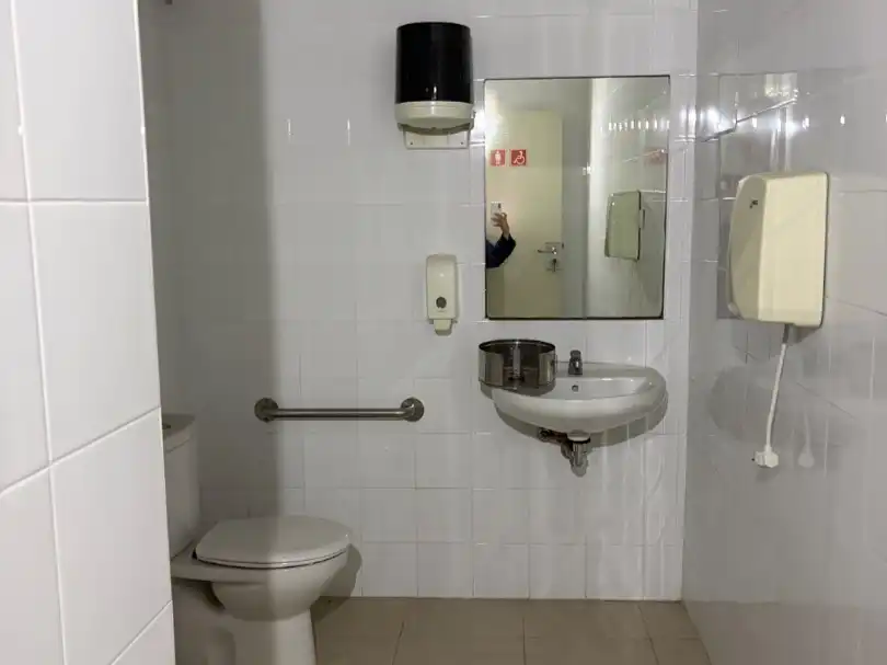 Bany de Local de lloguer en Soutomaior amb Aire condicionat i Calefacció