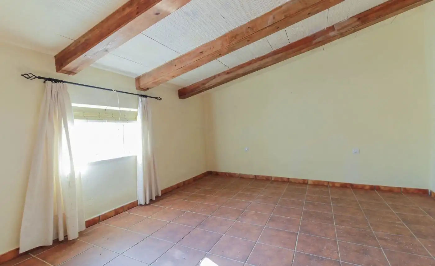 Habitación de Finca rústica en venta en Salvatierra de los Barros con Jardín privado, Terraza y Trastero